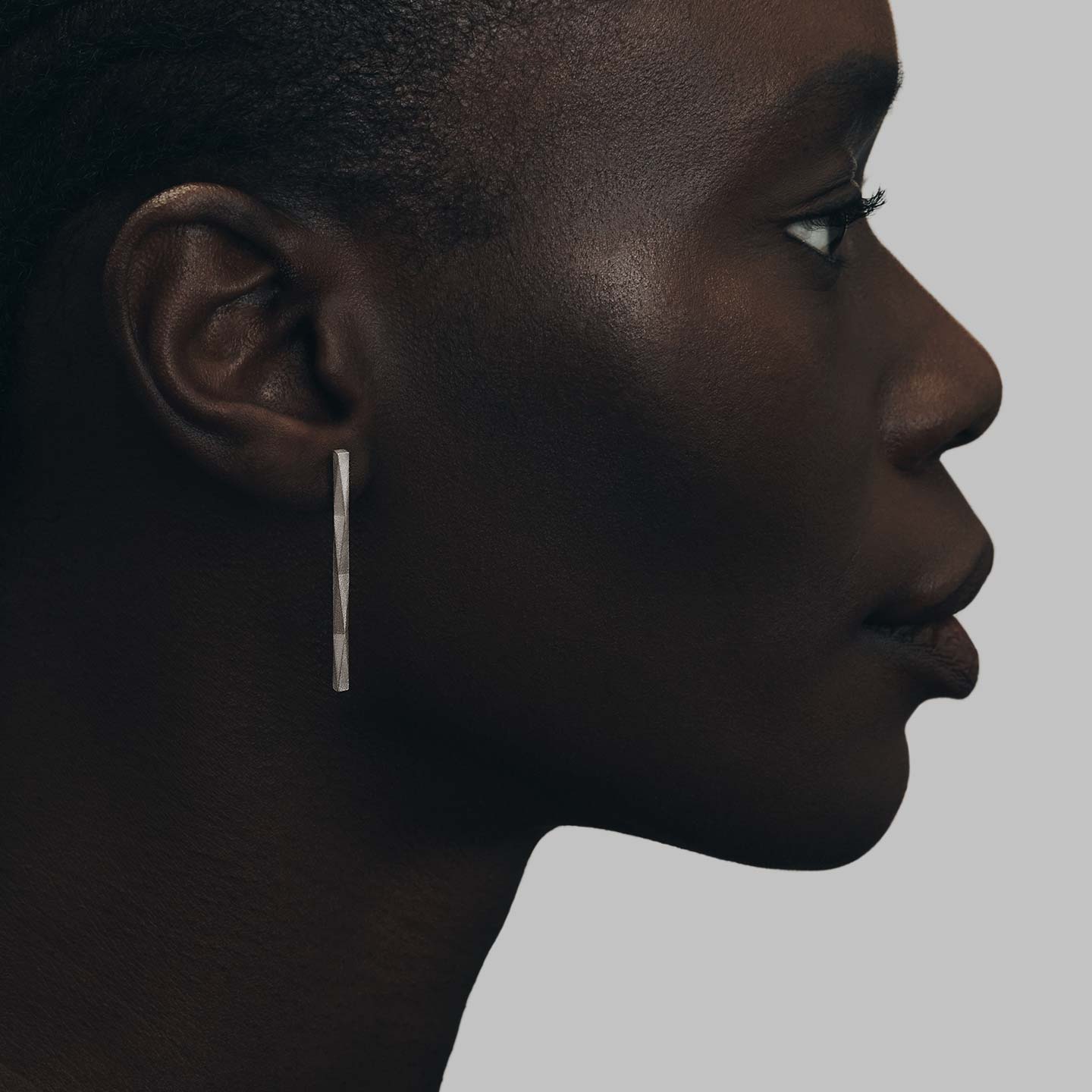 Bar Earring XFBE322L