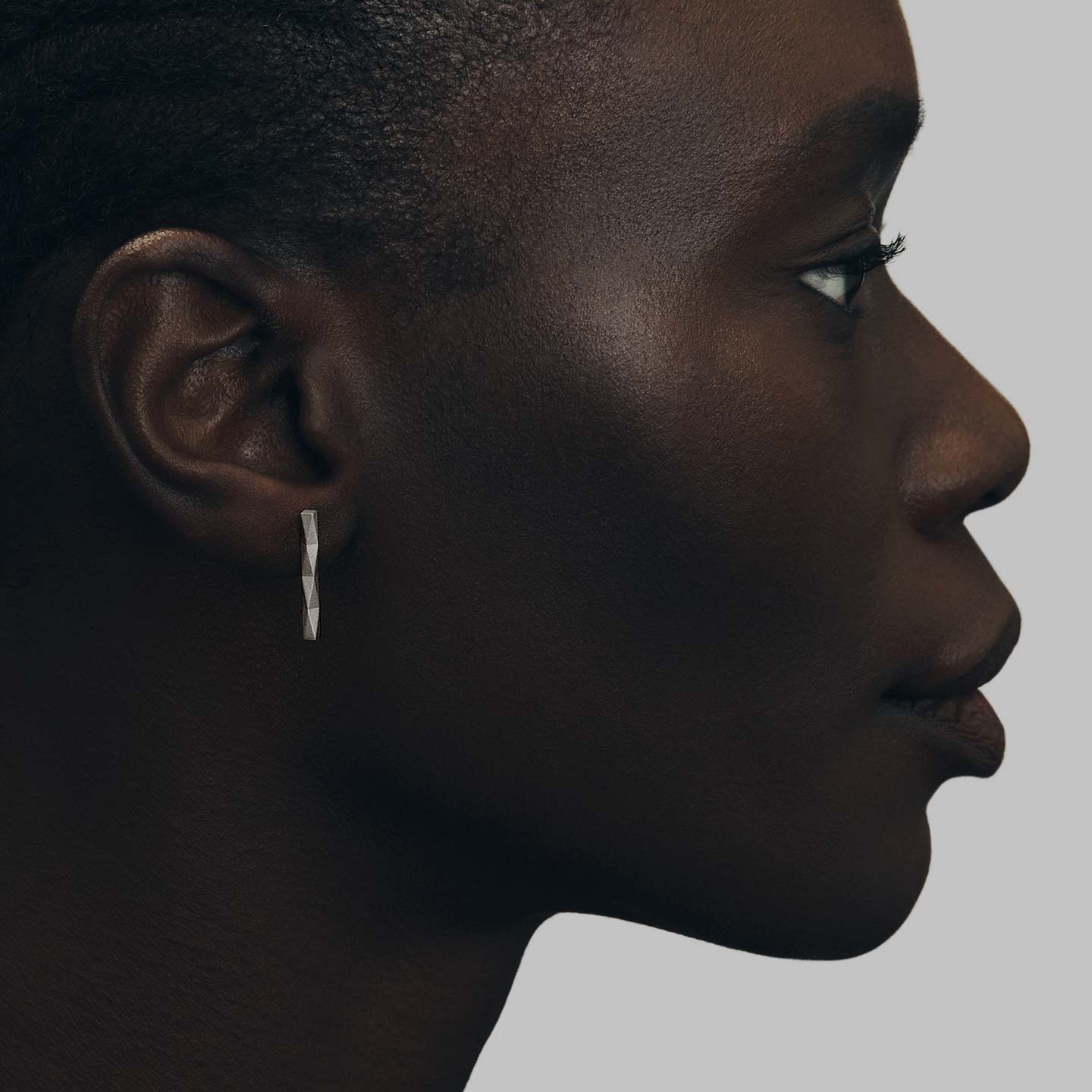 Bar Earring XFBE322M