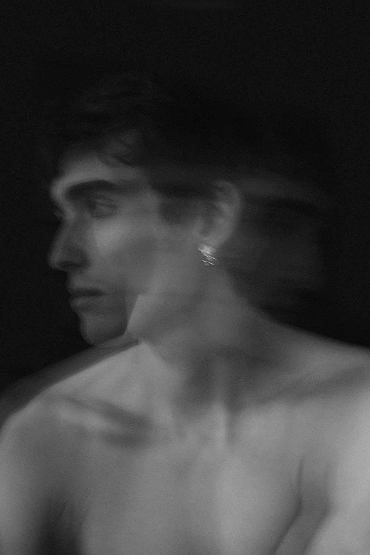 Facettenreicher Ring, Stabohrring, Anhänger oder Armreif aus der Serie DX von Fine Principles, für ihn — nachhaltiger Schmuck als Geschenkidee, perfekt für jeden Anlass.