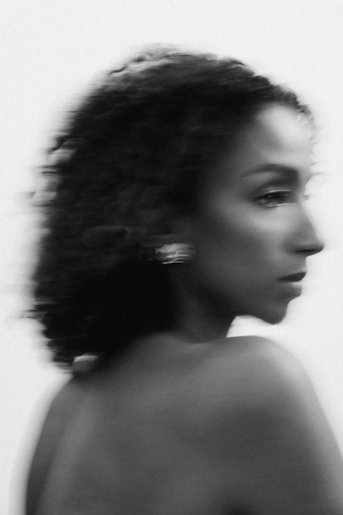 Eleganter Ohrring, Kreole, Anhänger, Ring oder Armreif für Frauen von Fine Principles aus Berlin — nachhaltig gefertigt, ideal als Geschenk für jeden Anlass.