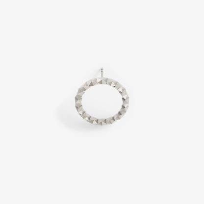 Minimalistischer Ohrring XFCE2562M — von Fine Principles entworfen, nachhaltig in Pforzheim produziert, Schmuck aus recyceltem Silber oder Gold.
