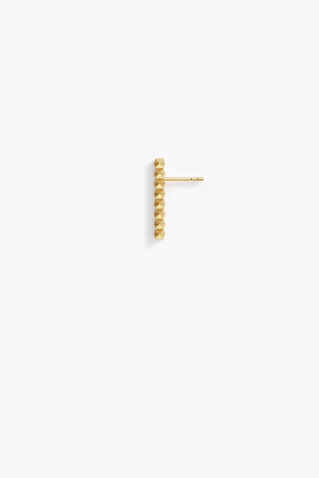 Geometrischer Ohrring XFBE1282M von Fine Principles — 128-fach facettierter Schmuck, hergestellt aus recyceltem Goldschmuck, nachhaltig und minimalistisch.