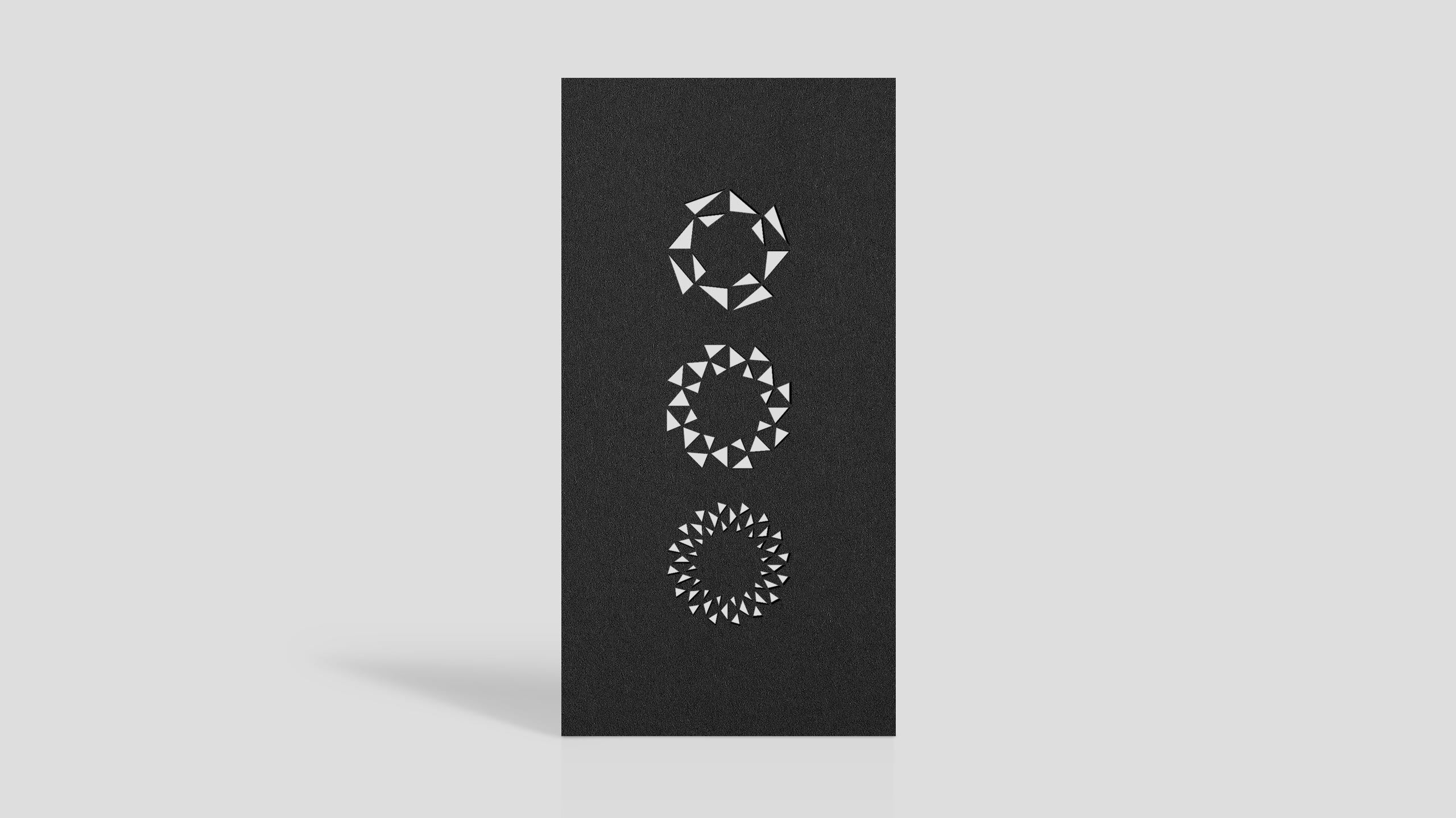 Fine Principles Berlin: Gutschein für nachhaltigen Schmuck im eleganten schwarzen Karton, perfekt zum Verschenken.