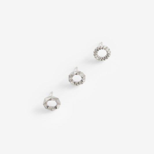 Kreisohrring-Set Größe S aus recyceltem RJC 935 Silber — Serie XF von Fine Principles, geometrisches Design für einen minimalistischen Look und nachhaltige Qualität.