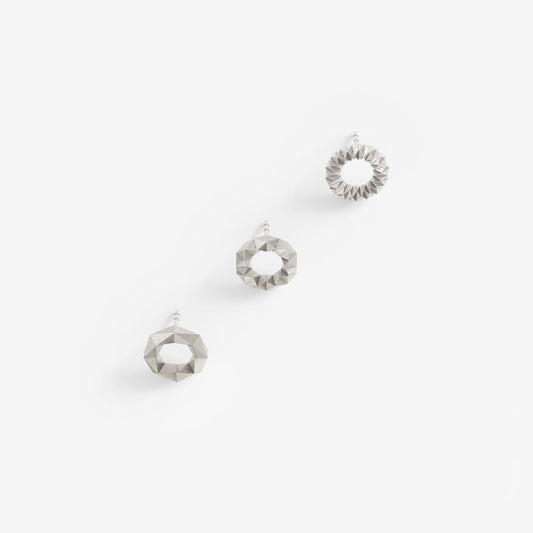 Kreisohrring-Set Größe S aus recyceltem RJC 935 Silber — Serie XF von Fine Principles, geometrisches Design für einen minimalistischen Look und nachhaltige Qualität.
